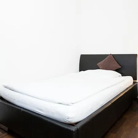 Swiss Star District 3 - Contactless Self Check-in Apartmanhotel Zürich