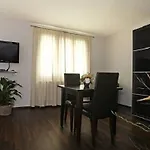 Swiss Star District 3 - Contactless Self Check-in Apart Otel Zürih