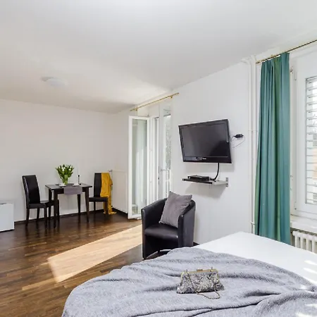 Swiss Star District 3 - Contactless Self Check-in 3* Zurigo