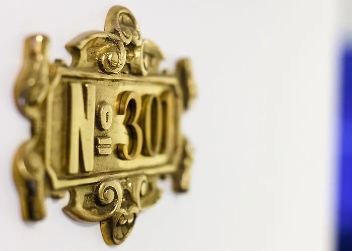 Swiss Star District 3 - Contactless Self Check-in Lägenhetshotell