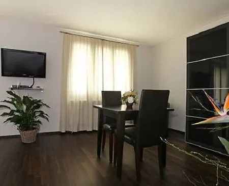 Swiss Star District 3 - Contactless Self Check-in Aparthotel Zurigo