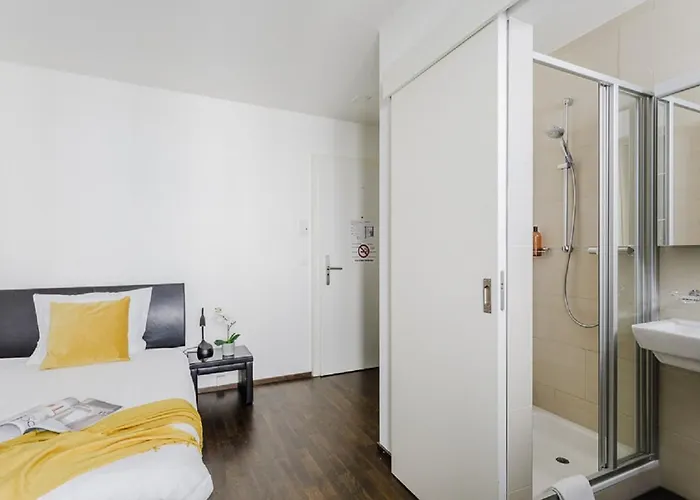 Апарт-отель Swiss Star District 3 - Contactless Self Check-in 3*